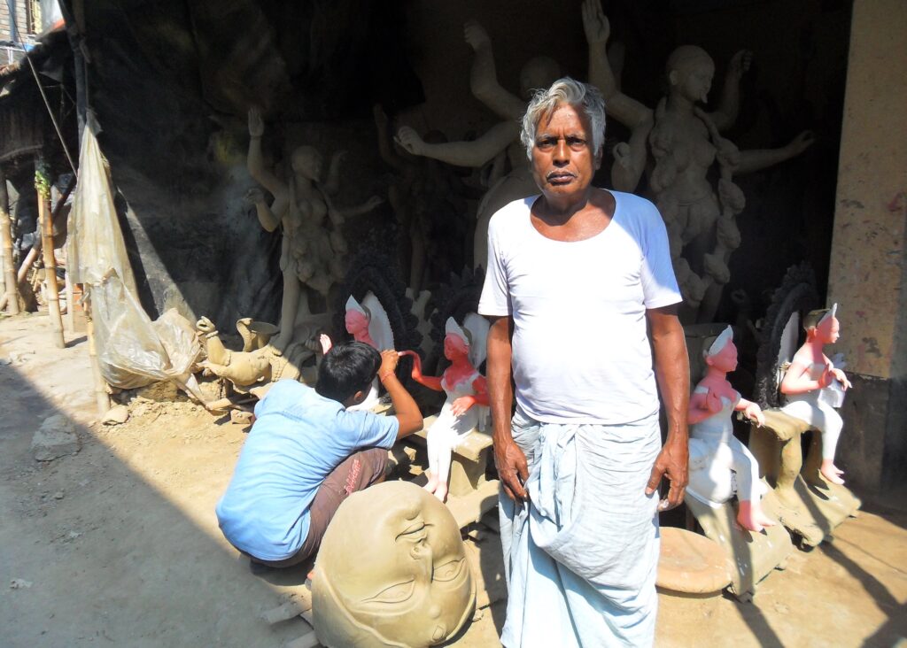 ARTISANS OF CHANDERNAGOR (JAGADHATRI PUJA)